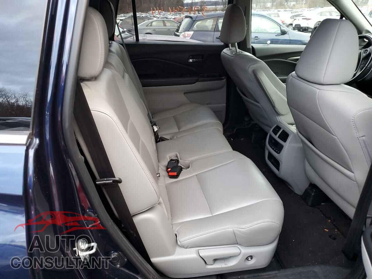 HONDA PILOT 2017 - 5FNYF6H53HB086728