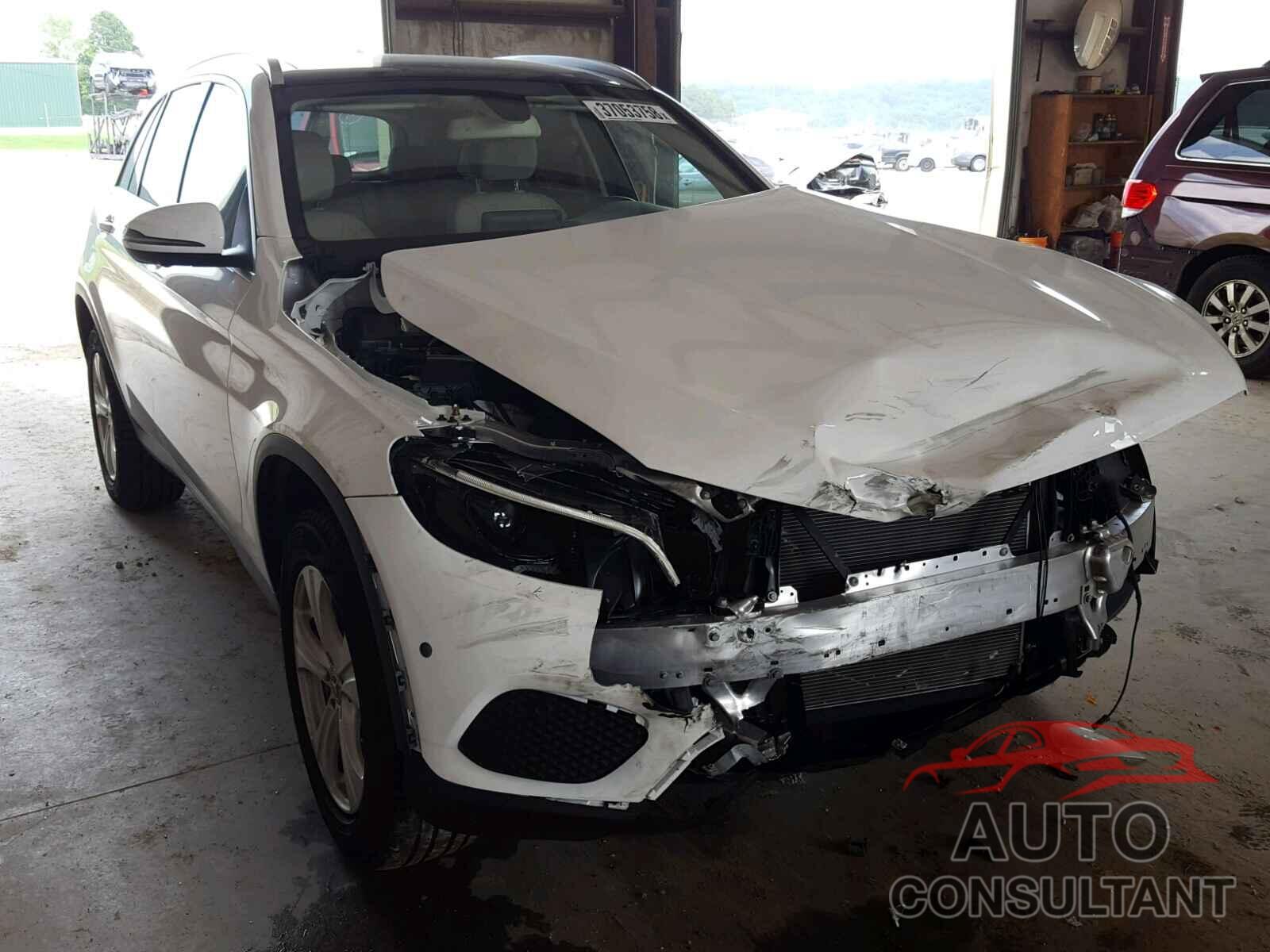 MERCEDES-BENZ GLC300 2018 - WDC0G4JB5JV036493