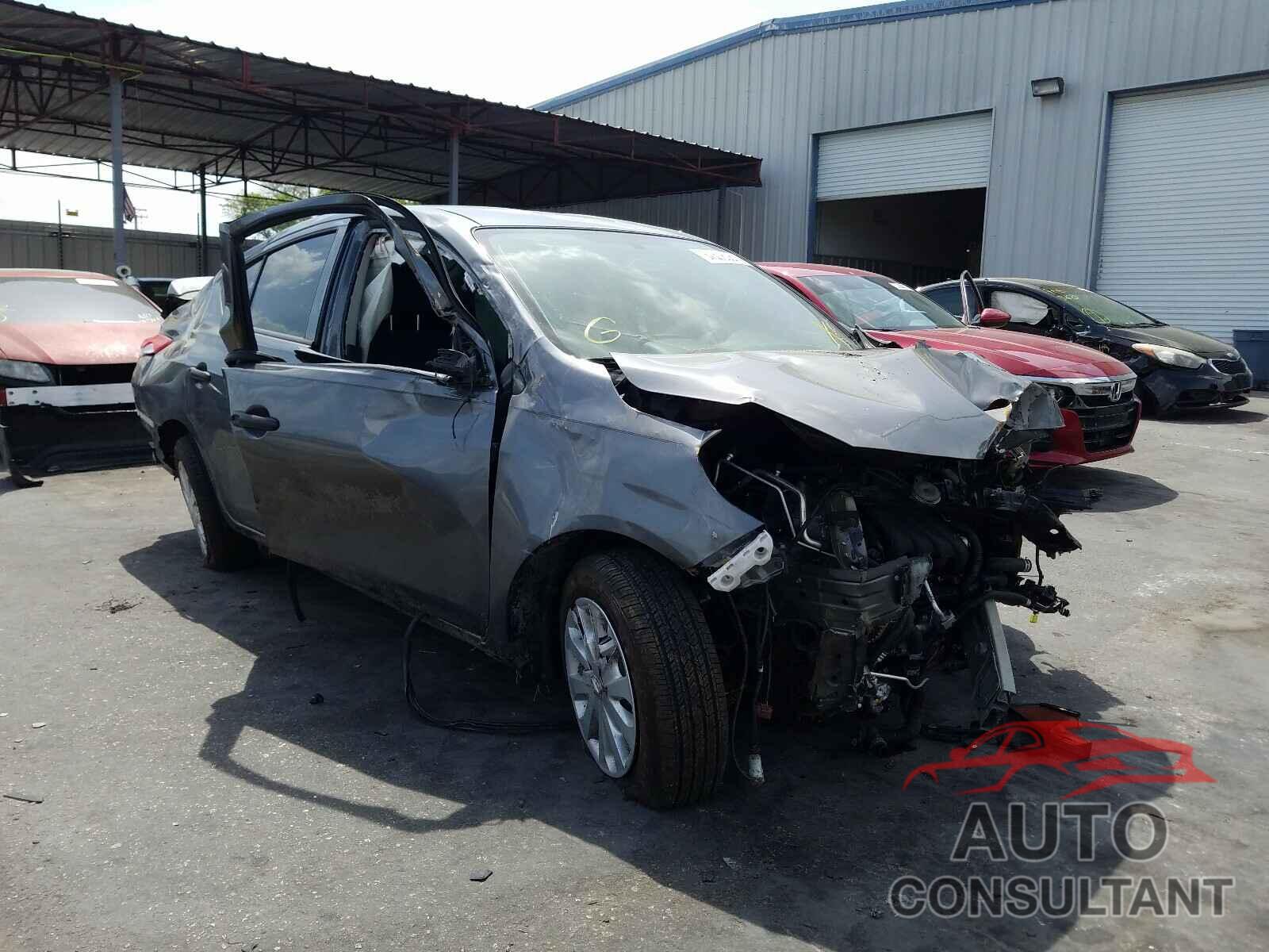 NISSAN VERSA 2018 - 3N1CN7AP0JL828592