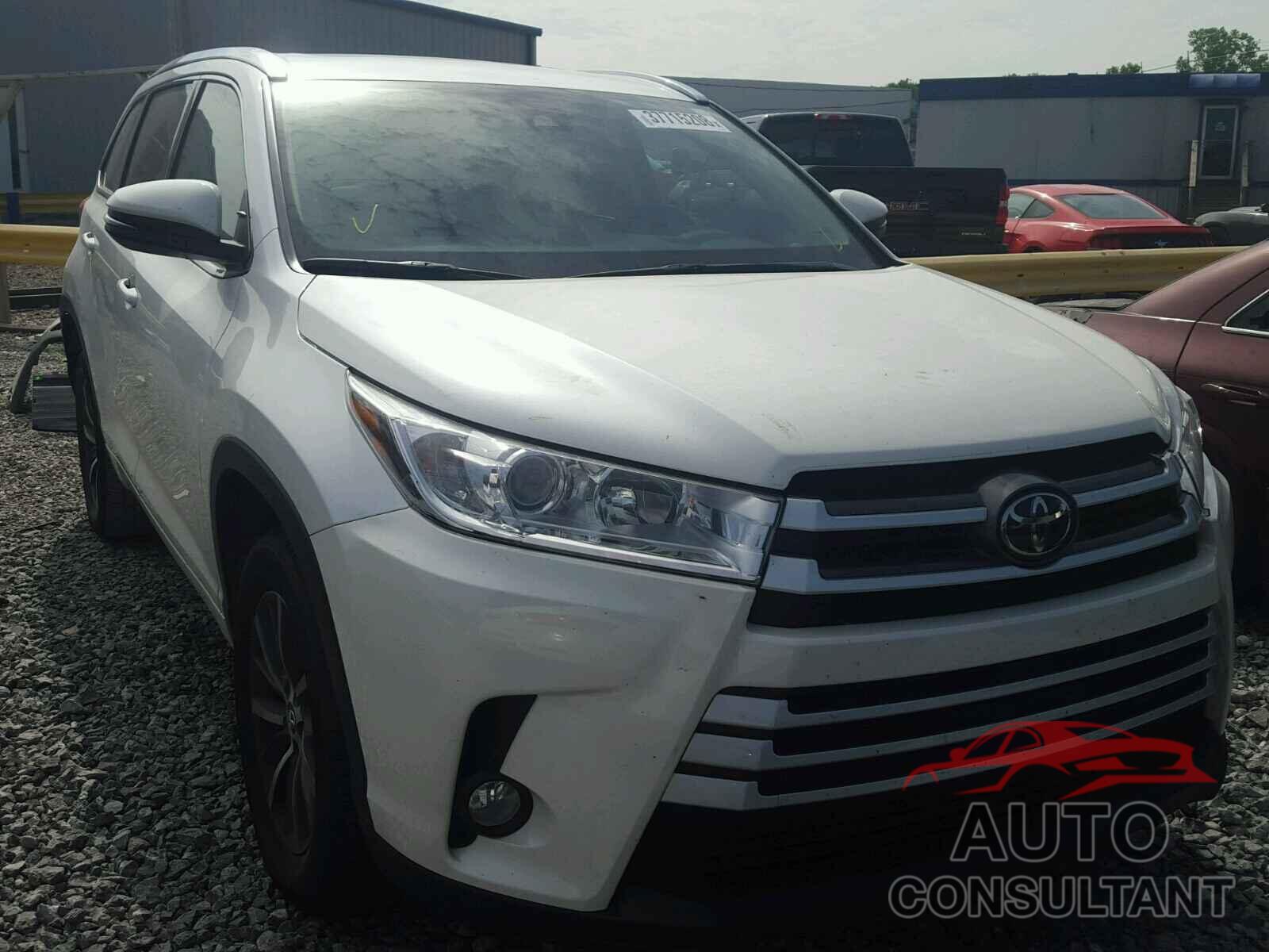 TOYOTA HIGHLANDER 2017 - 5TDKZRFH5HS204365