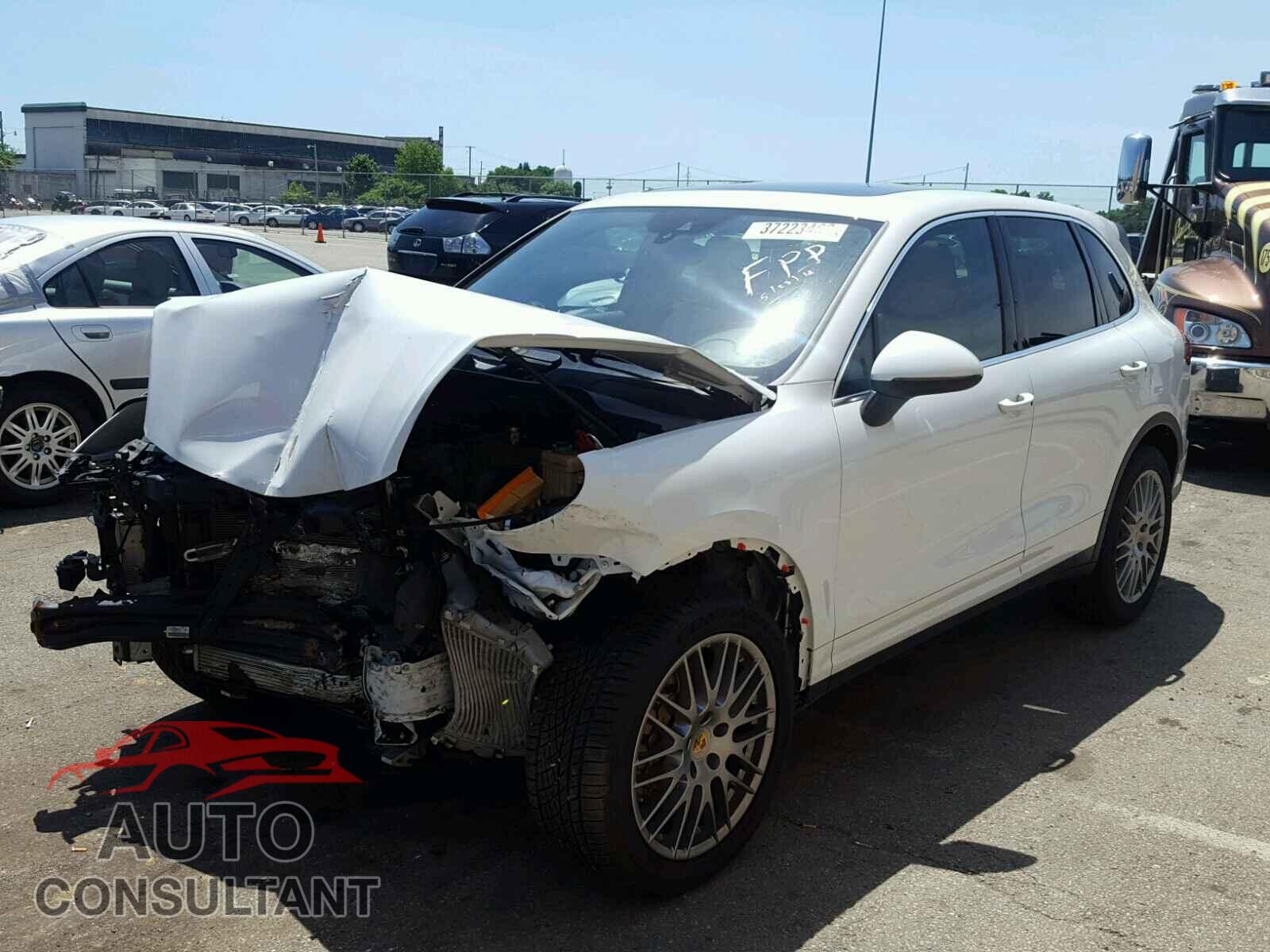 PORSCHE CAYENNE 2016 - WP1AB2A2XGLA92428