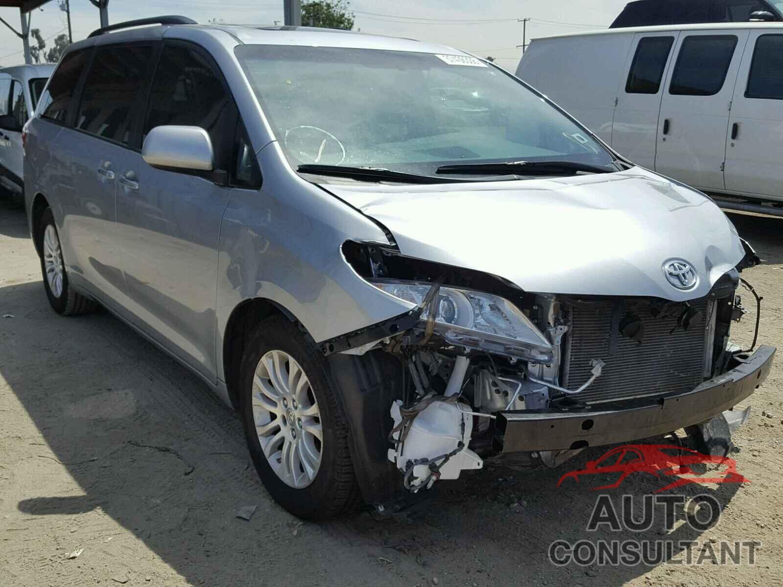 TOYOTA SIENNA 2015 - 5TDYK3DC0FS671094