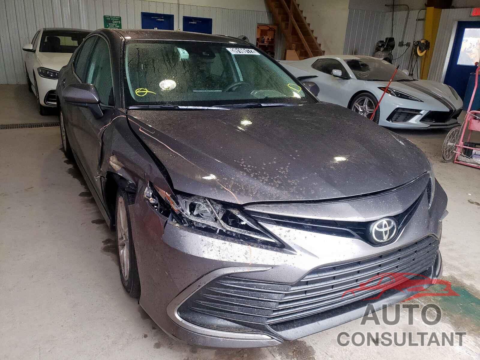 TOYOTA CAMRY 2021 - 4T1C11AK5MU515957