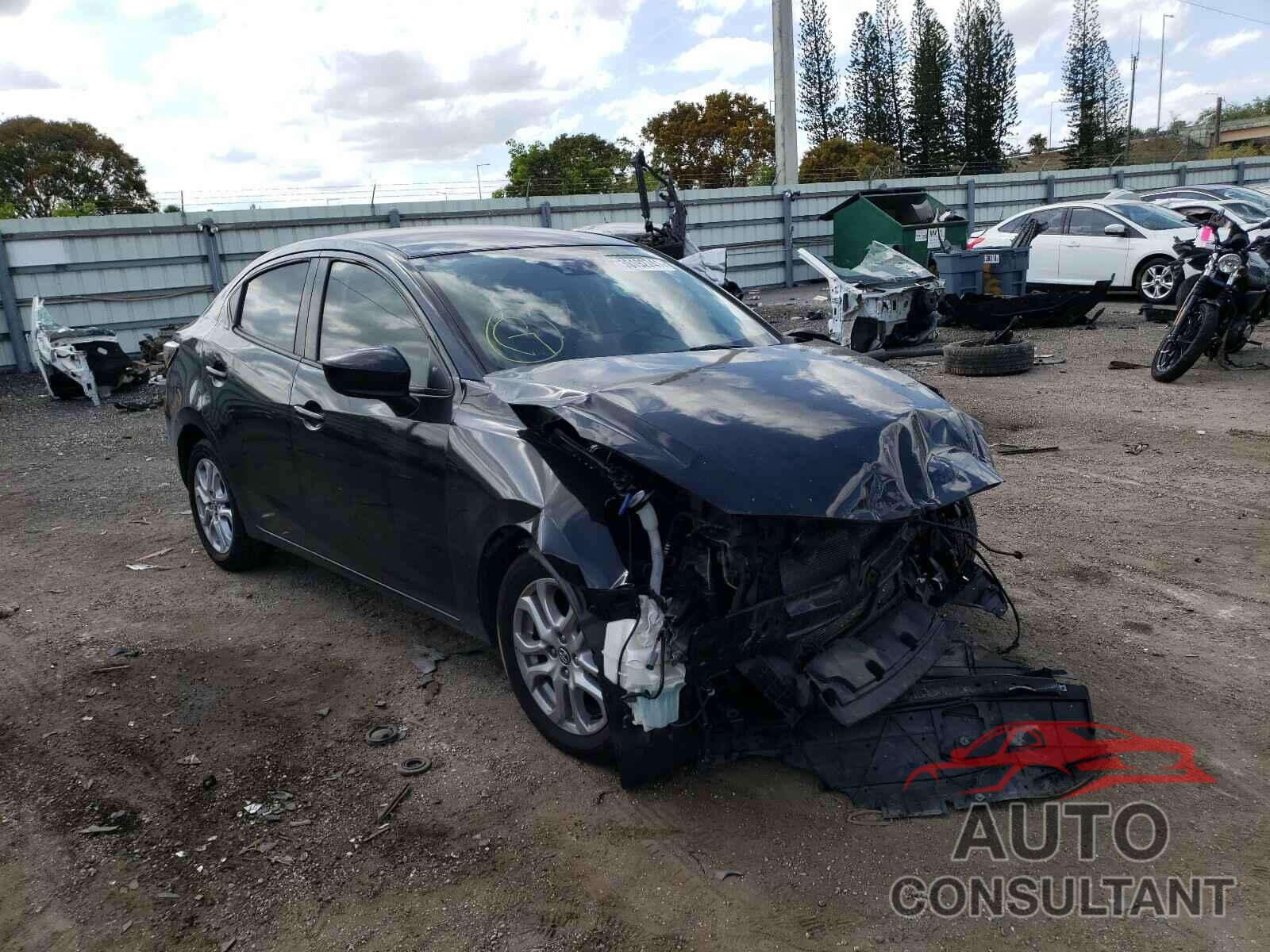 TOYOTA YARIS 2017 - 3MYDLBYV8HY179718