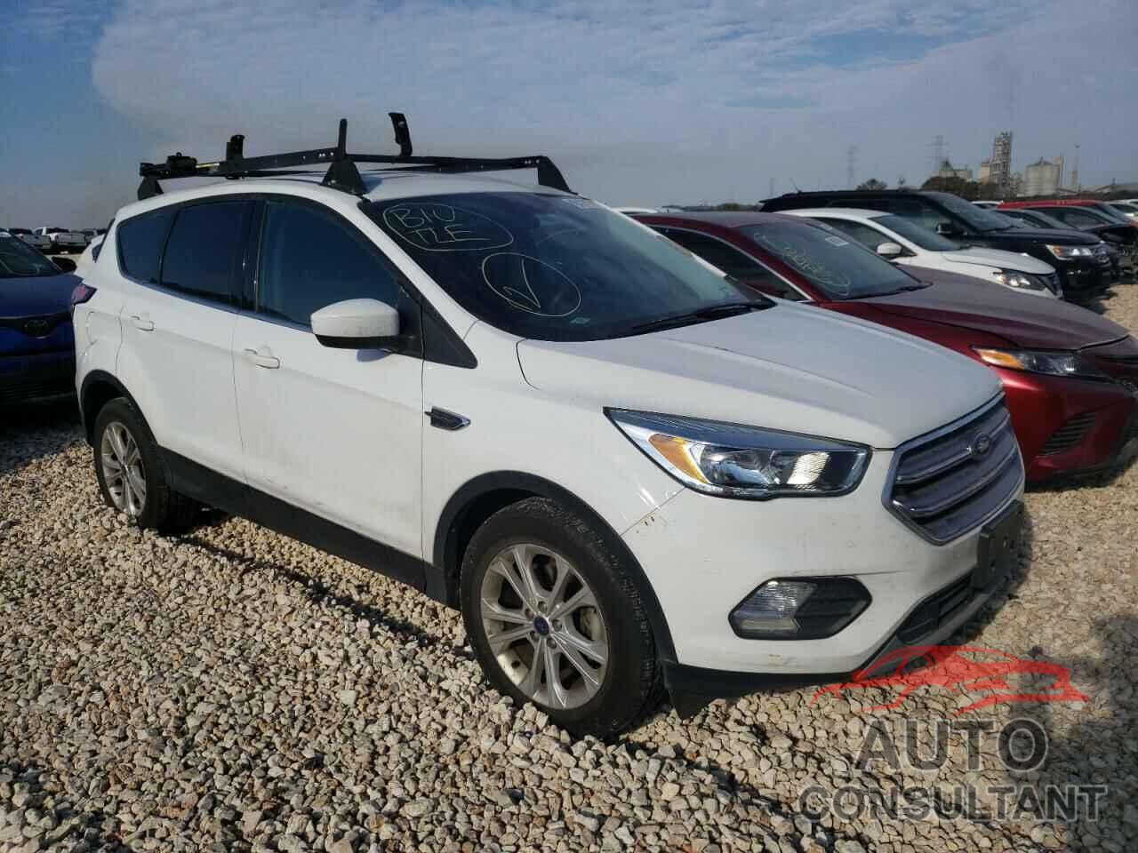 FORD ESCAPE 2017 - 1FMCU0GDXHUC99538