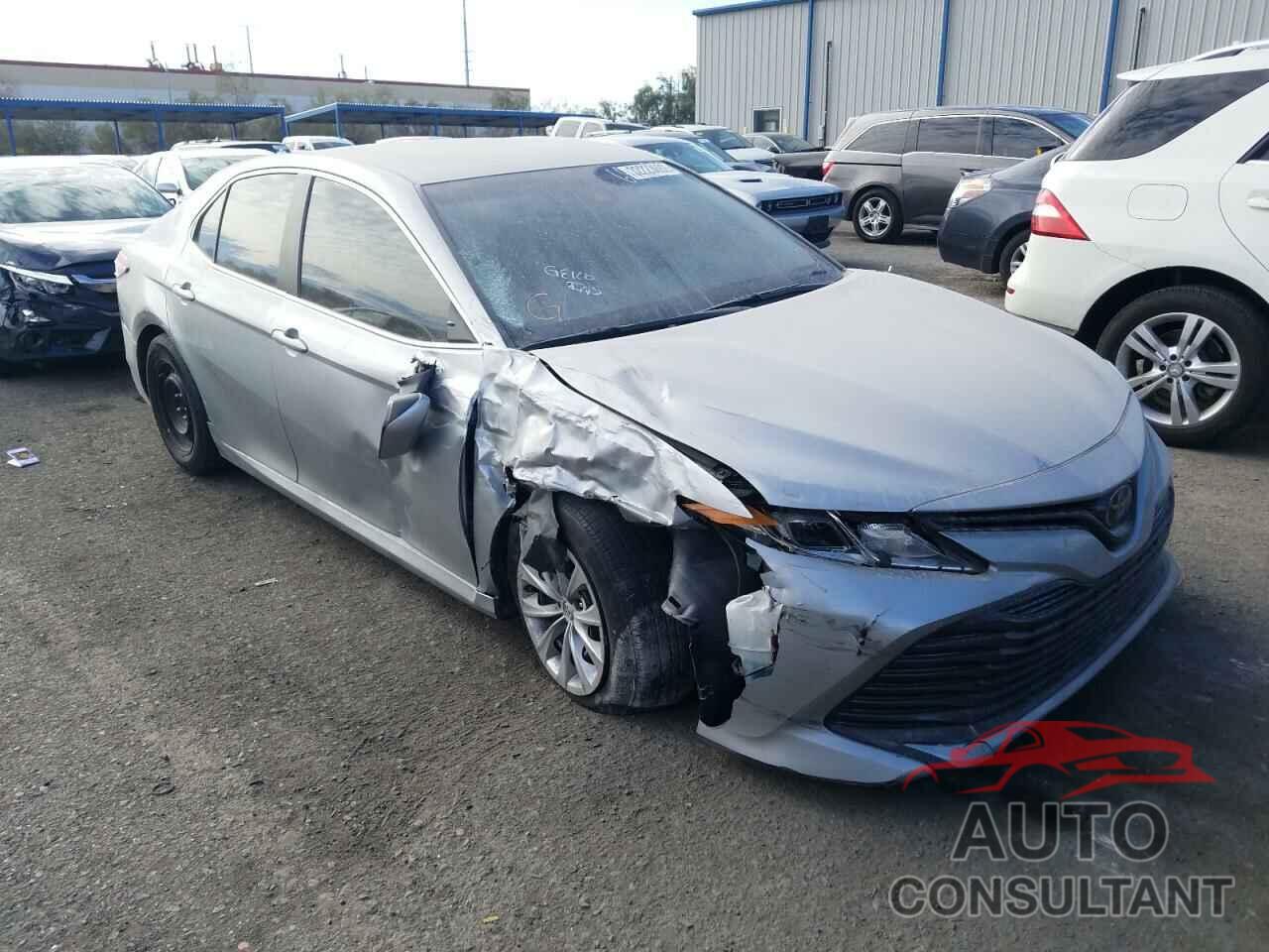 TOYOTA CAMRY 2018 - 4T1B11HK5JU124126