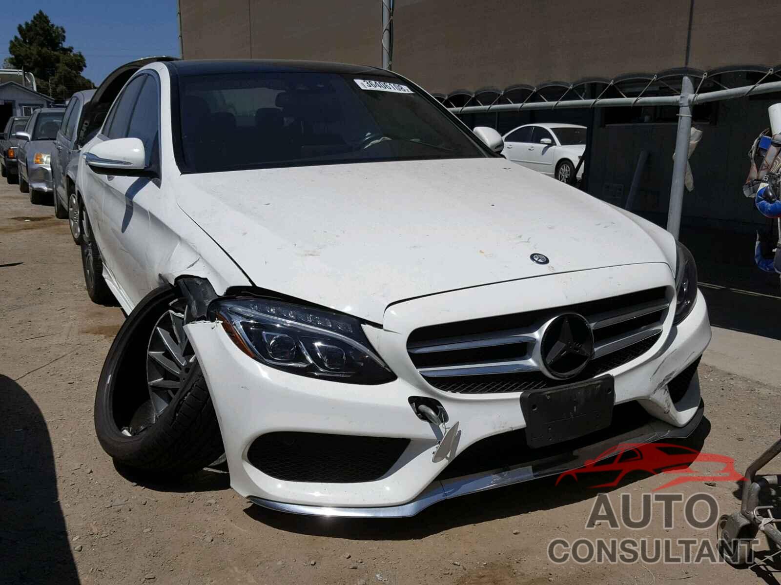 MERCEDES-BENZ C300 2015 - 55SWF4KB8FU020407