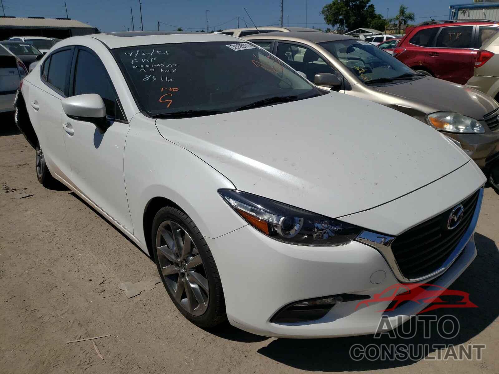 MAZDA 3 2018 - 3MZBN1V33JM248516