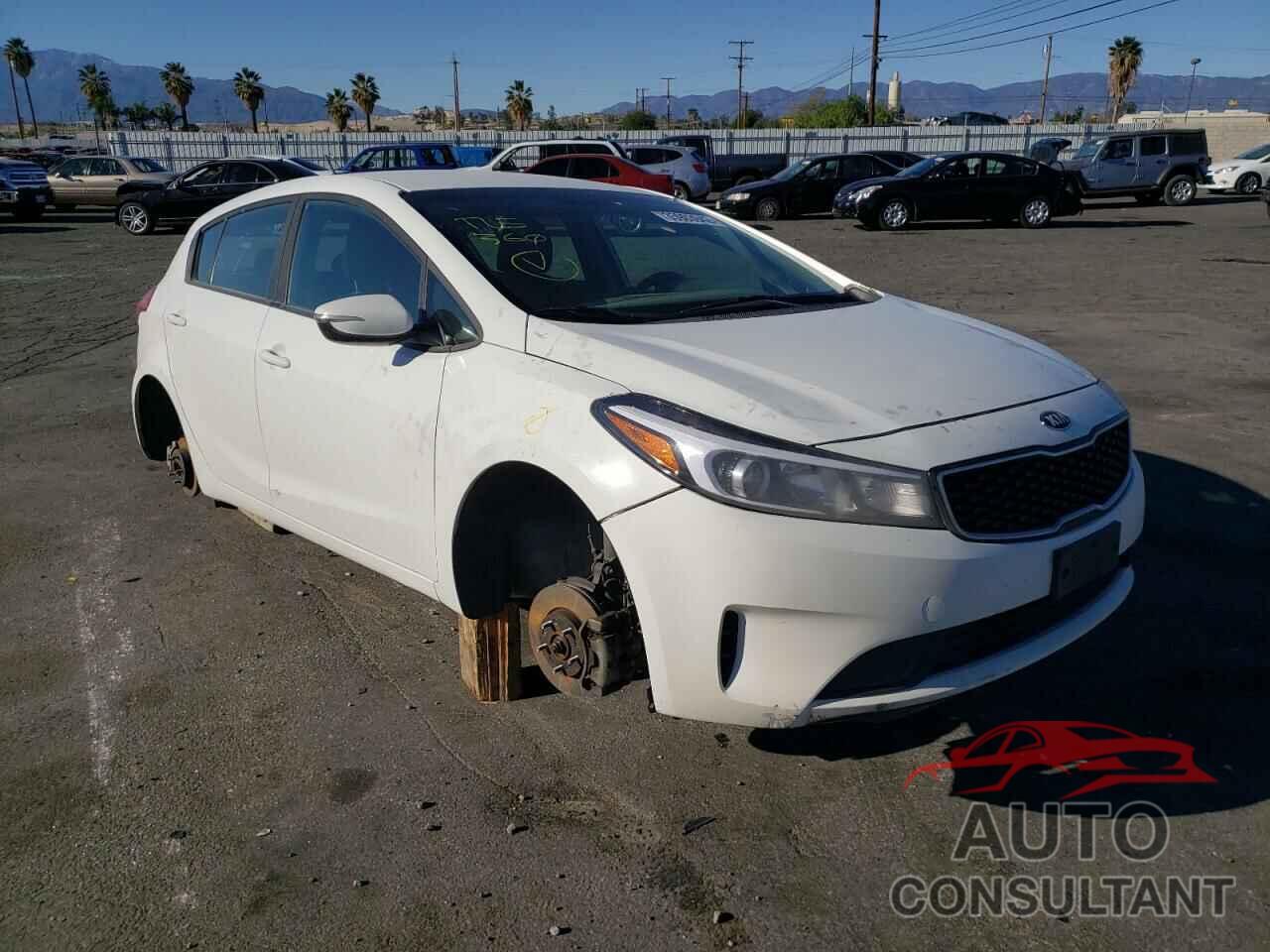 KIA FORTE 2017 - KNAFK5A86H5678558