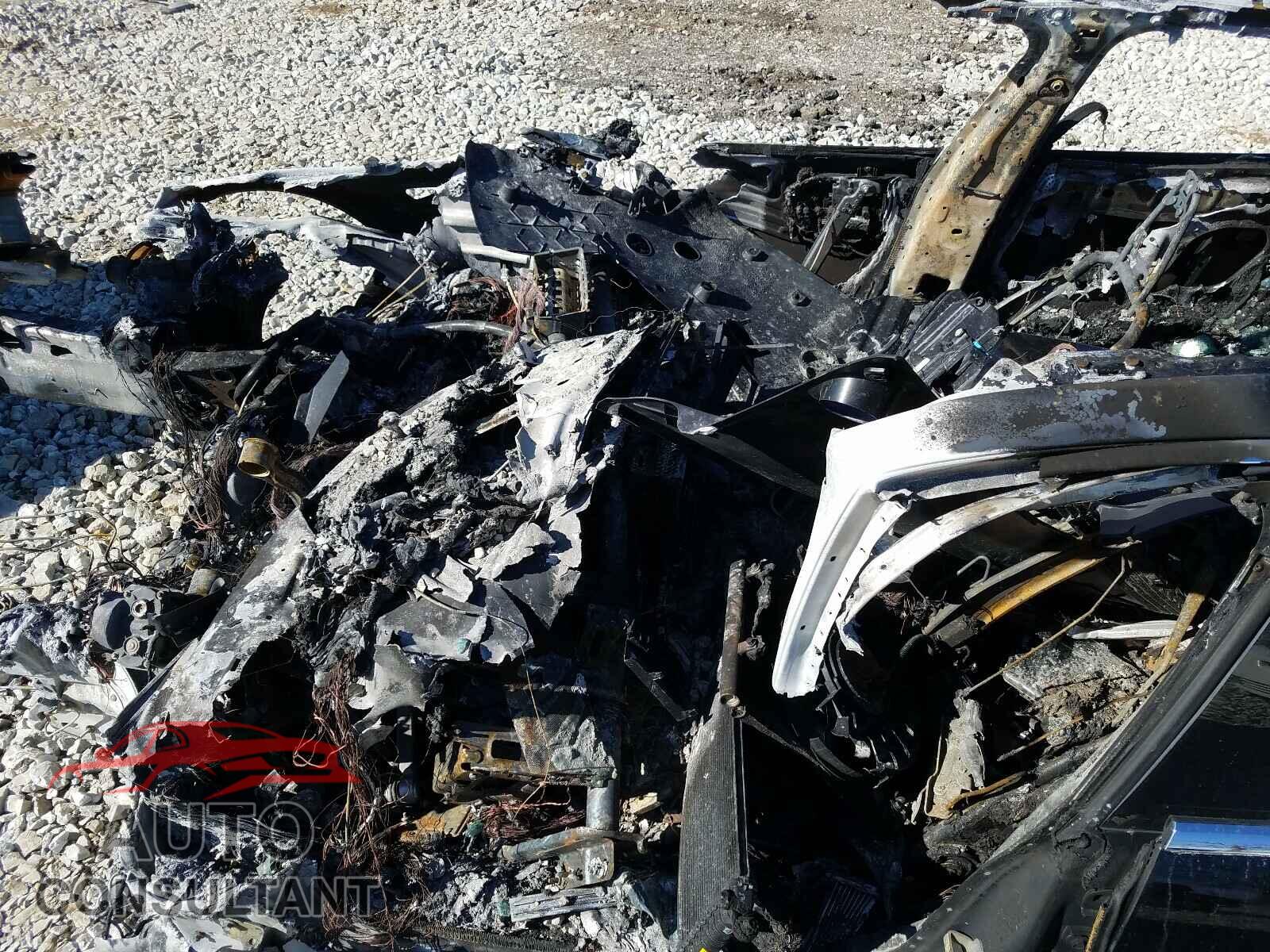 TESLA MODEL S 2019 - 5YJSA1E2XKF337429