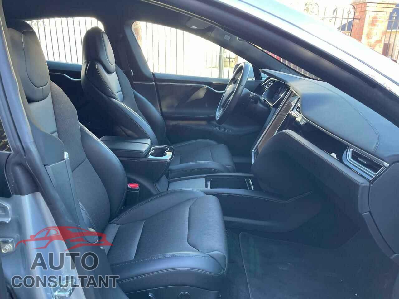 TESLA MODEL S 2017 - 5YJSA1E18HF209965
