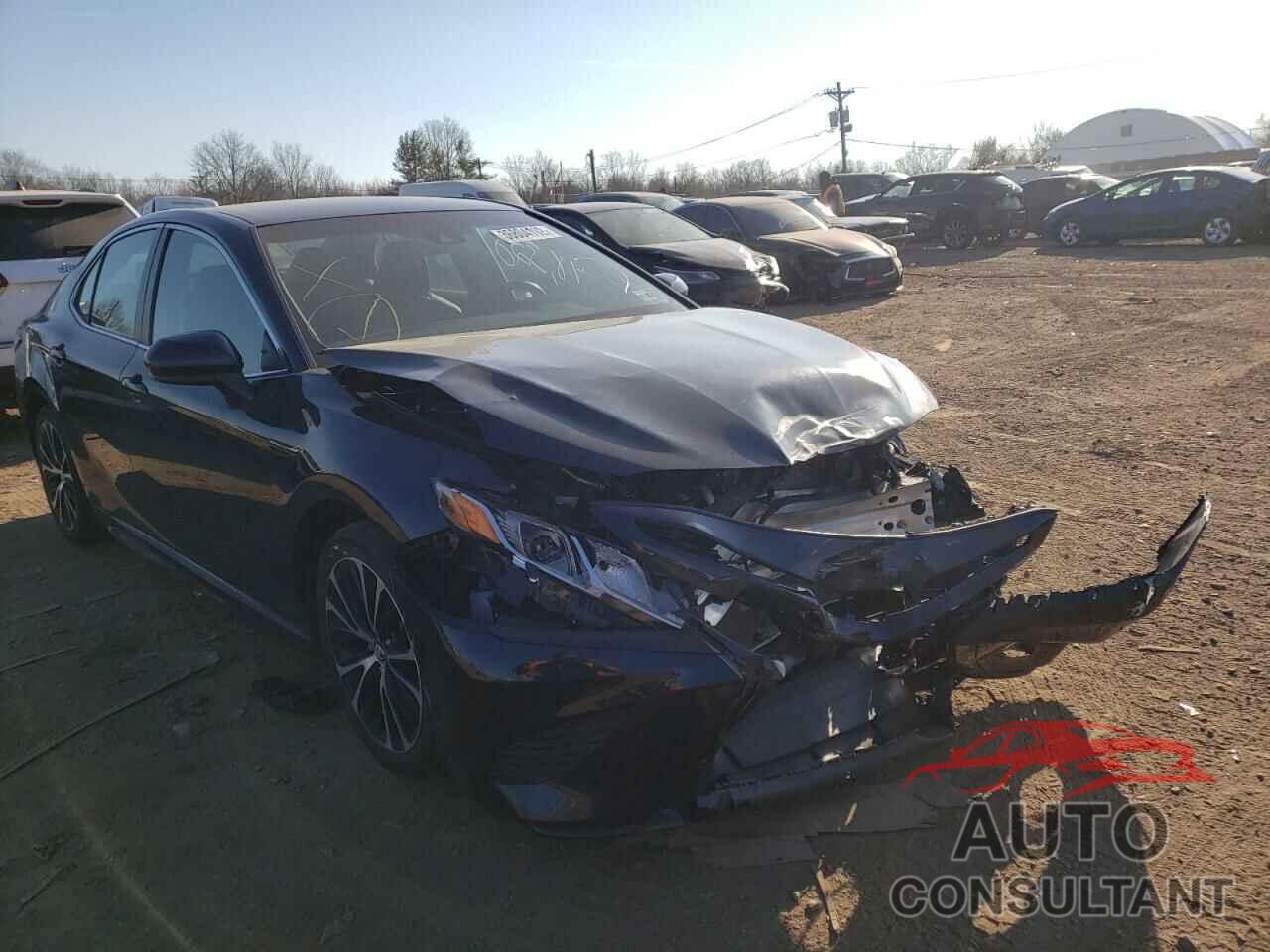 TOYOTA CAMRY 2018 - 4T1B11HK0JU558857