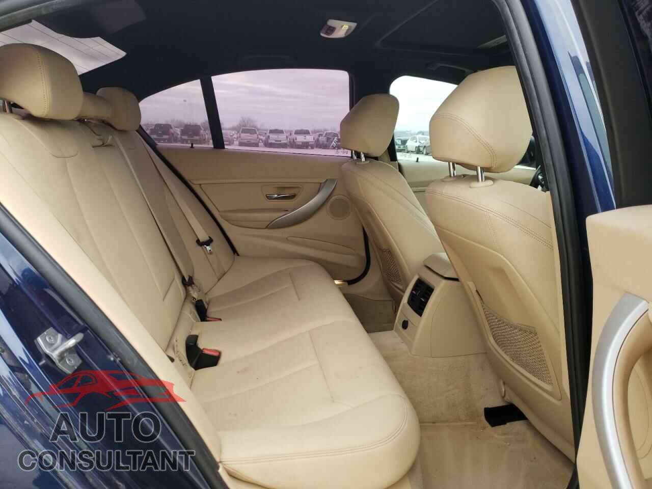BMW 3 SERIES 2016 - WBA8E1G52GNU12247