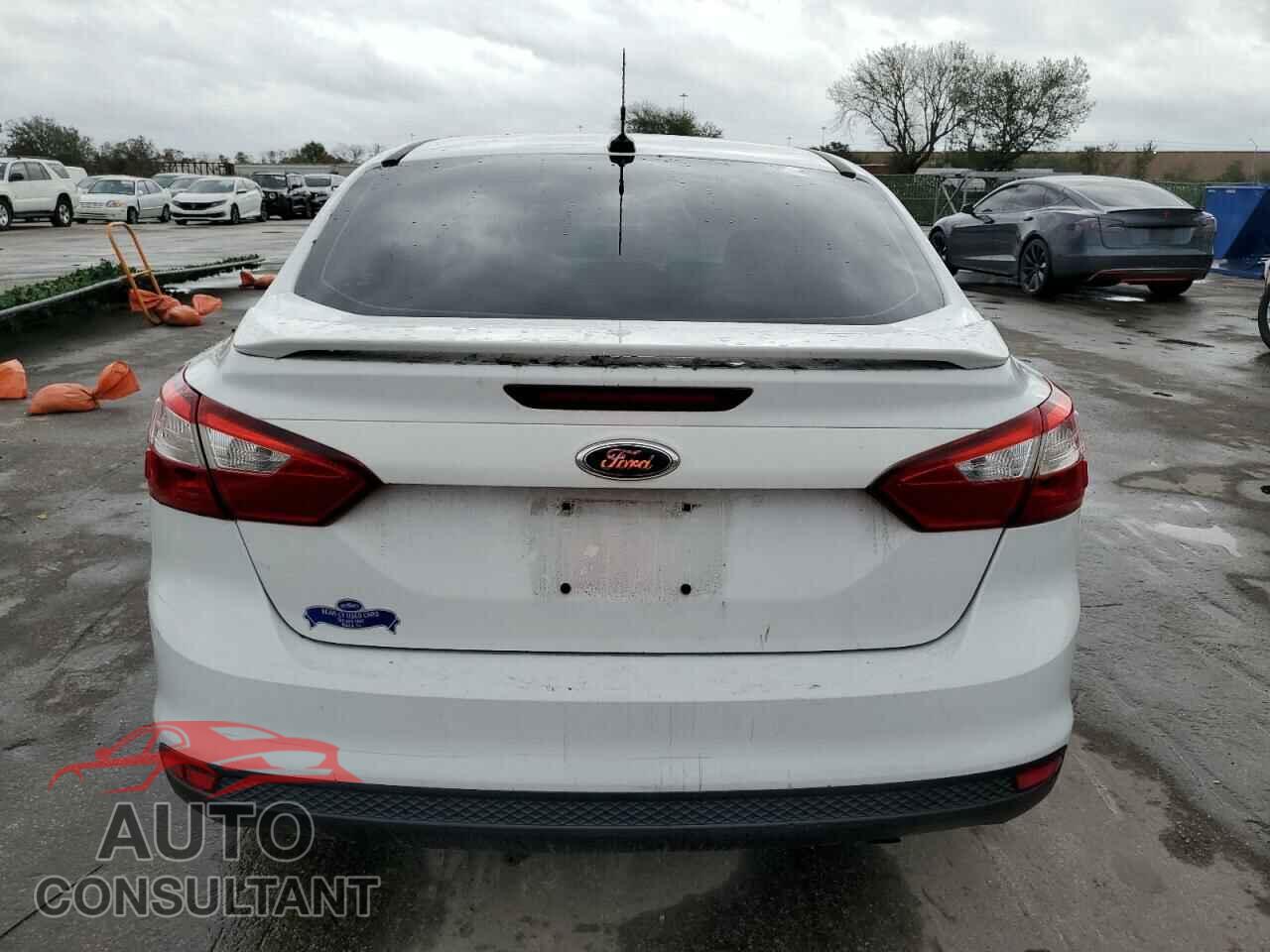 FORD FOCUS 2013 - 1FADP3F2XDL376156