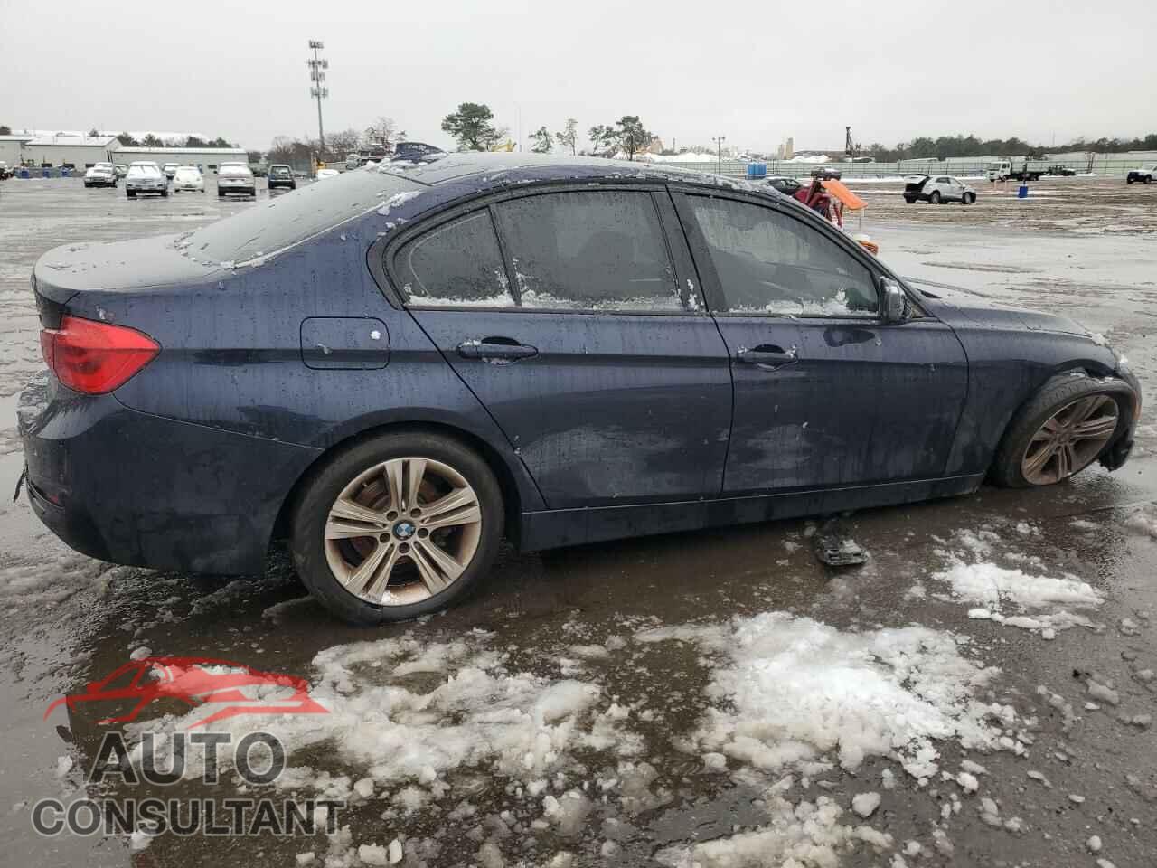 BMW 3 SERIES 2016 - WBA8E3G54GNU38487