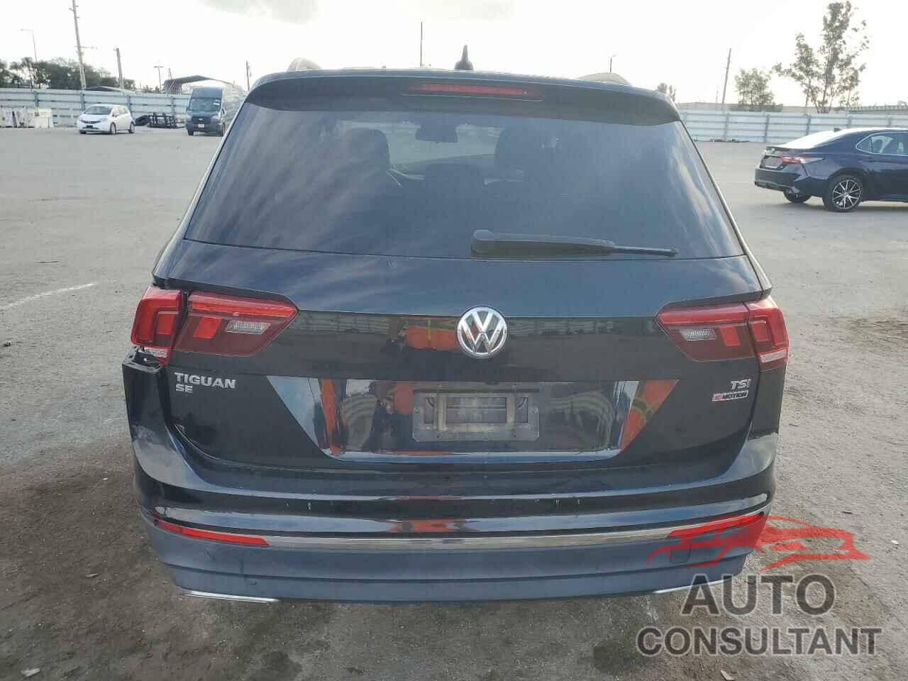 VOLKSWAGEN TIGUAN 2018 - 3VV2B7AX7JM062521