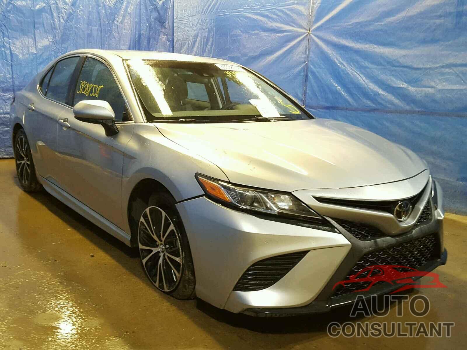 TOYOTA CAMRY 2018 - 4T1B11HK7JU582816