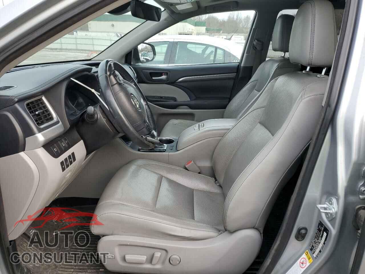 TOYOTA HIGHLANDER 2017 - 5TDDGRFH7HS024013