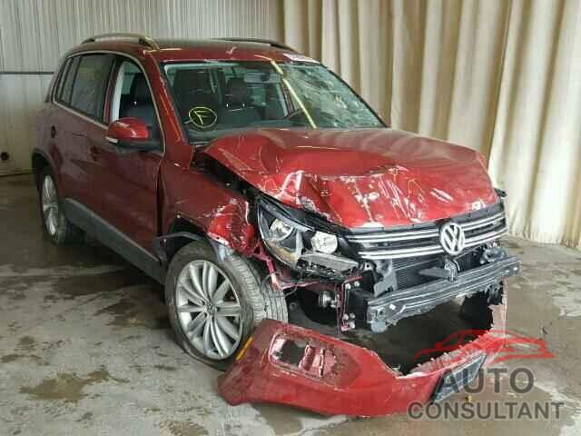 VOLKSWAGEN TIGUAN 2015 - WVGBV7AX0FW089150