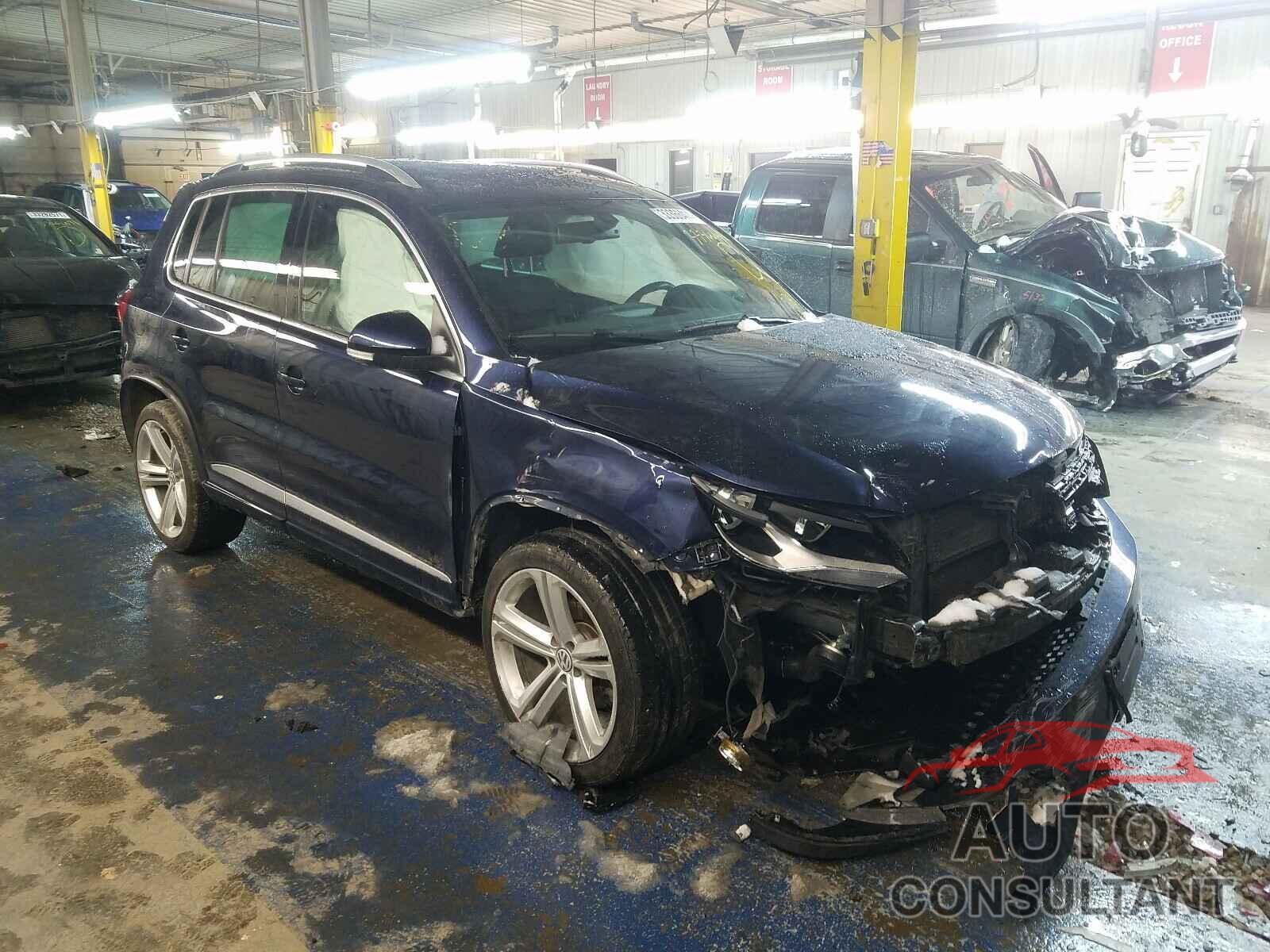 VOLKSWAGEN TIGUAN 2016 - WVGAV7AX6GW036451