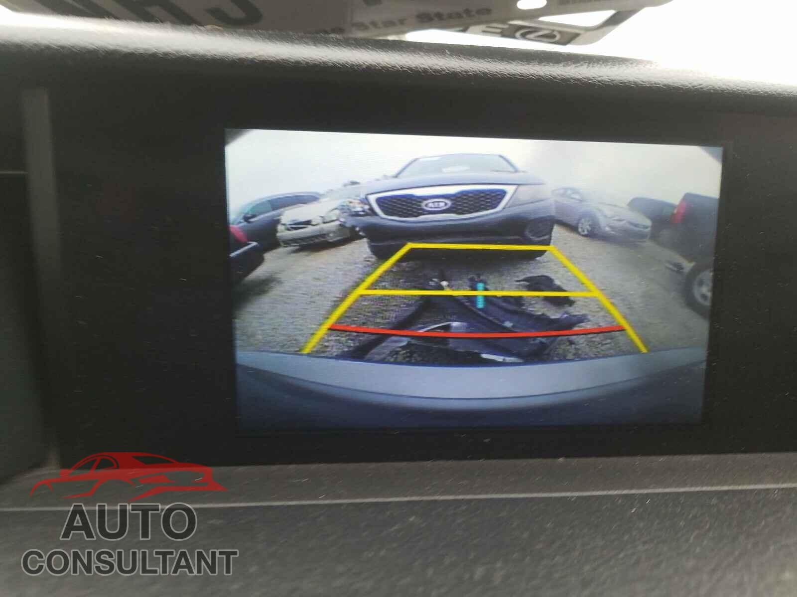 LEXUS IS 2017 - JTHBA1D25H5050266