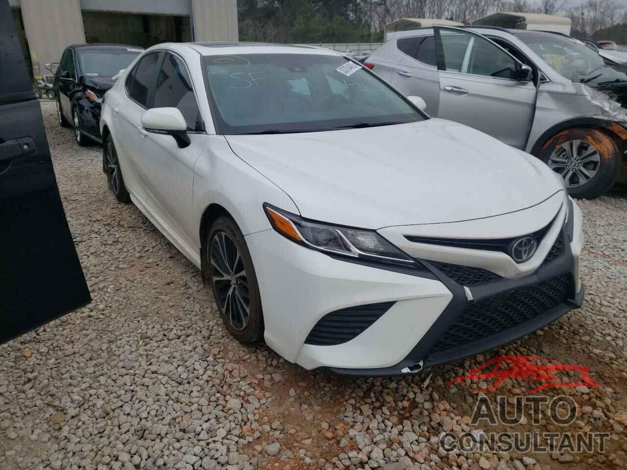 TOYOTA CAMRY 2018 - 4T1B11HK0JU647800