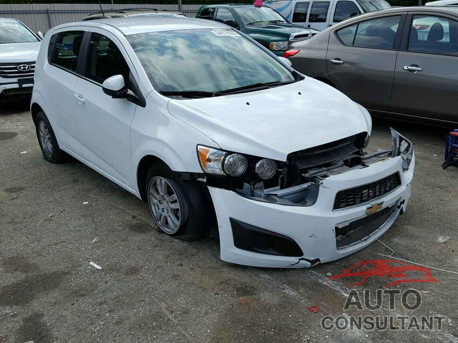 CHEVROLET SONIC 2015 - 1G1JC6SH7F4146116