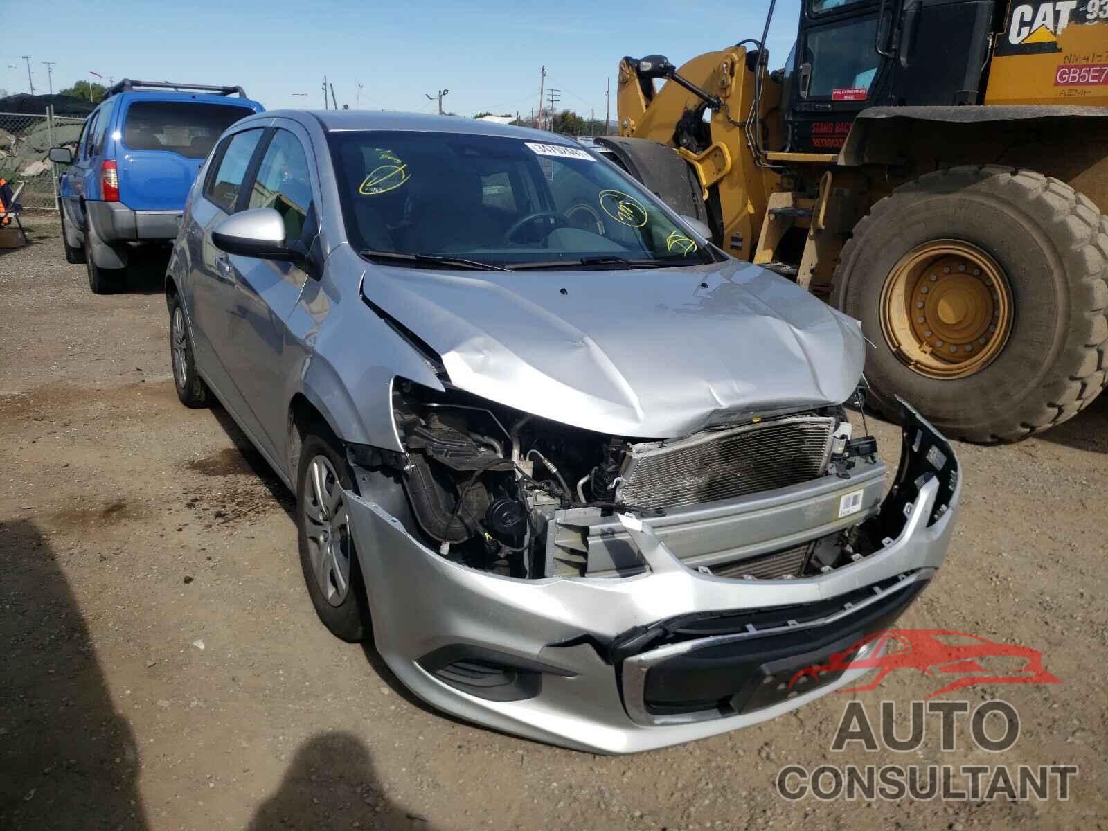 CHEVROLET SONIC 2019 - 1G1JG6SB1K4136000