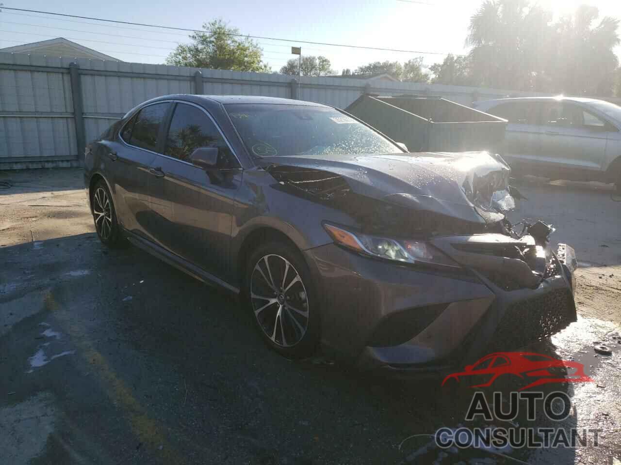 TOYOTA CAMRY 2018 - 4T1B11HK0JU121974