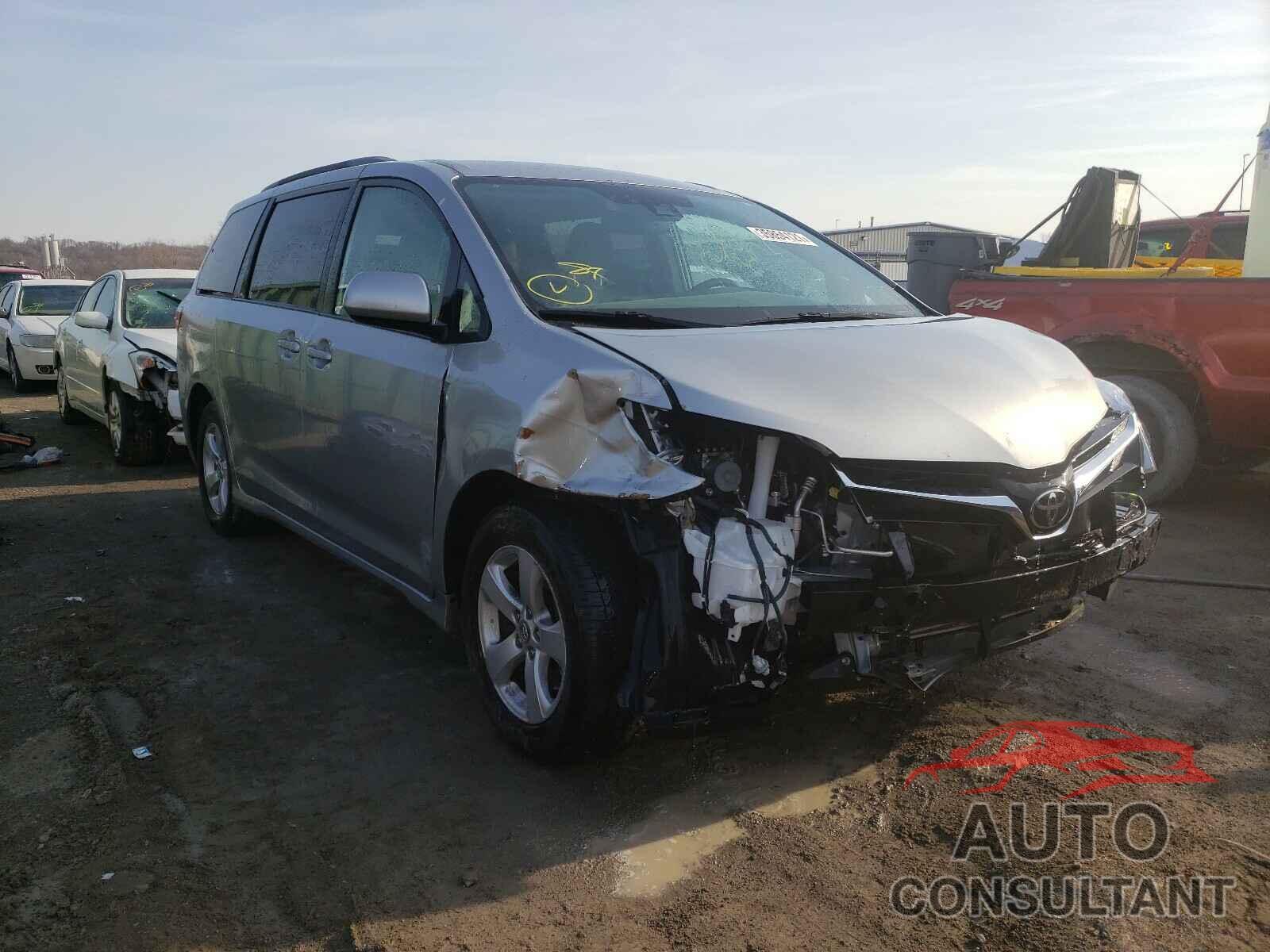 TOYOTA SIENNA 2019 - 5TDKZ3DC9KS014791