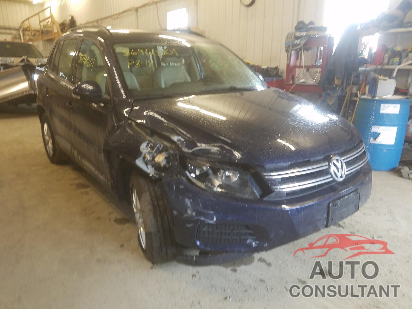 VOLKSWAGEN TIGUAN 2016 - WVGBV7AX3GW574965