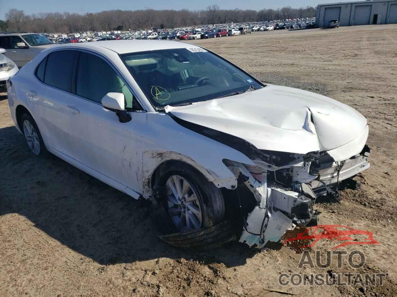 TOYOTA CAMRY 2022 - 4T1C11AK5NU629247
