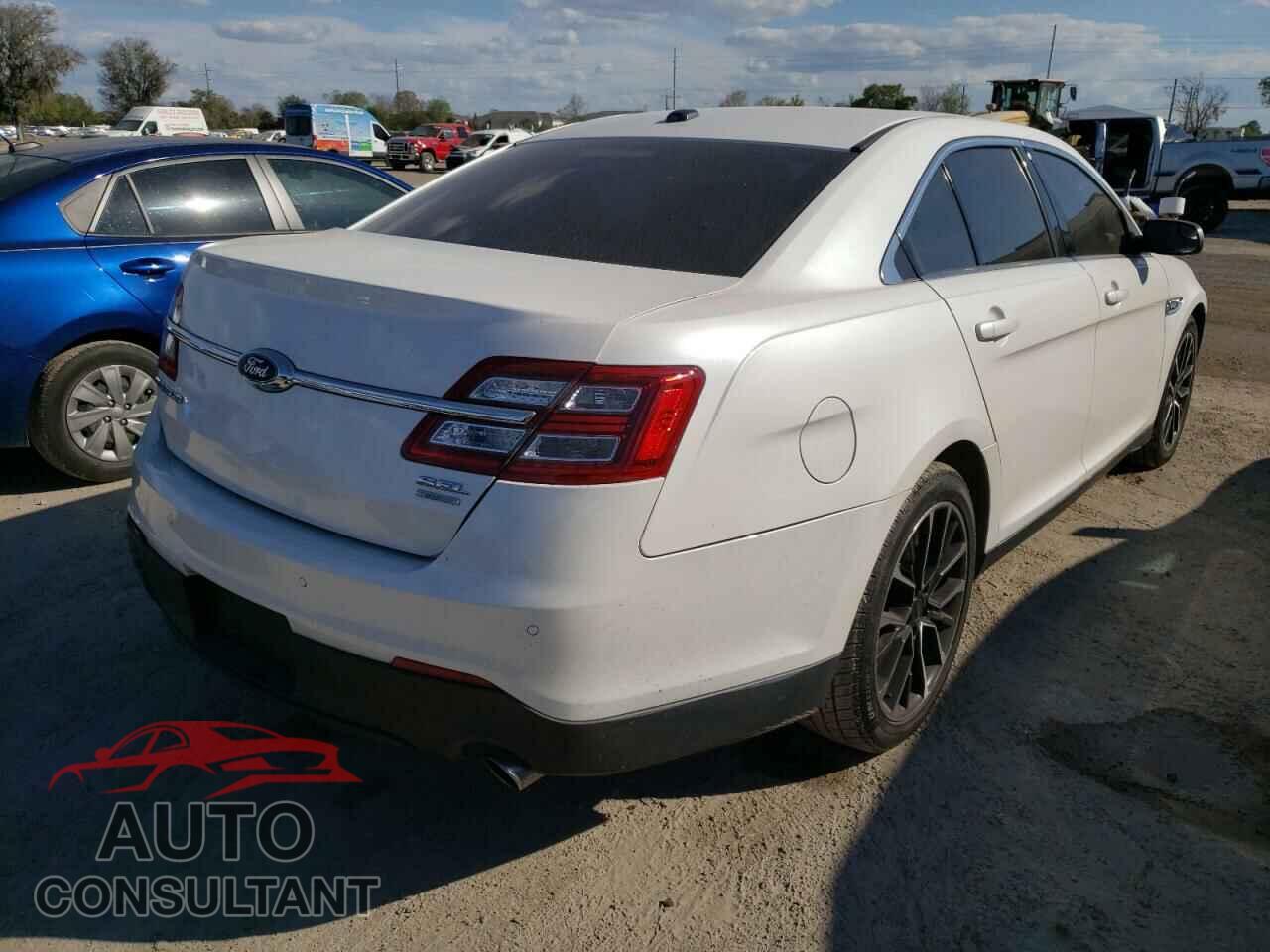 FORD TAURUS 2017 - 1FAHP2E92HG142795