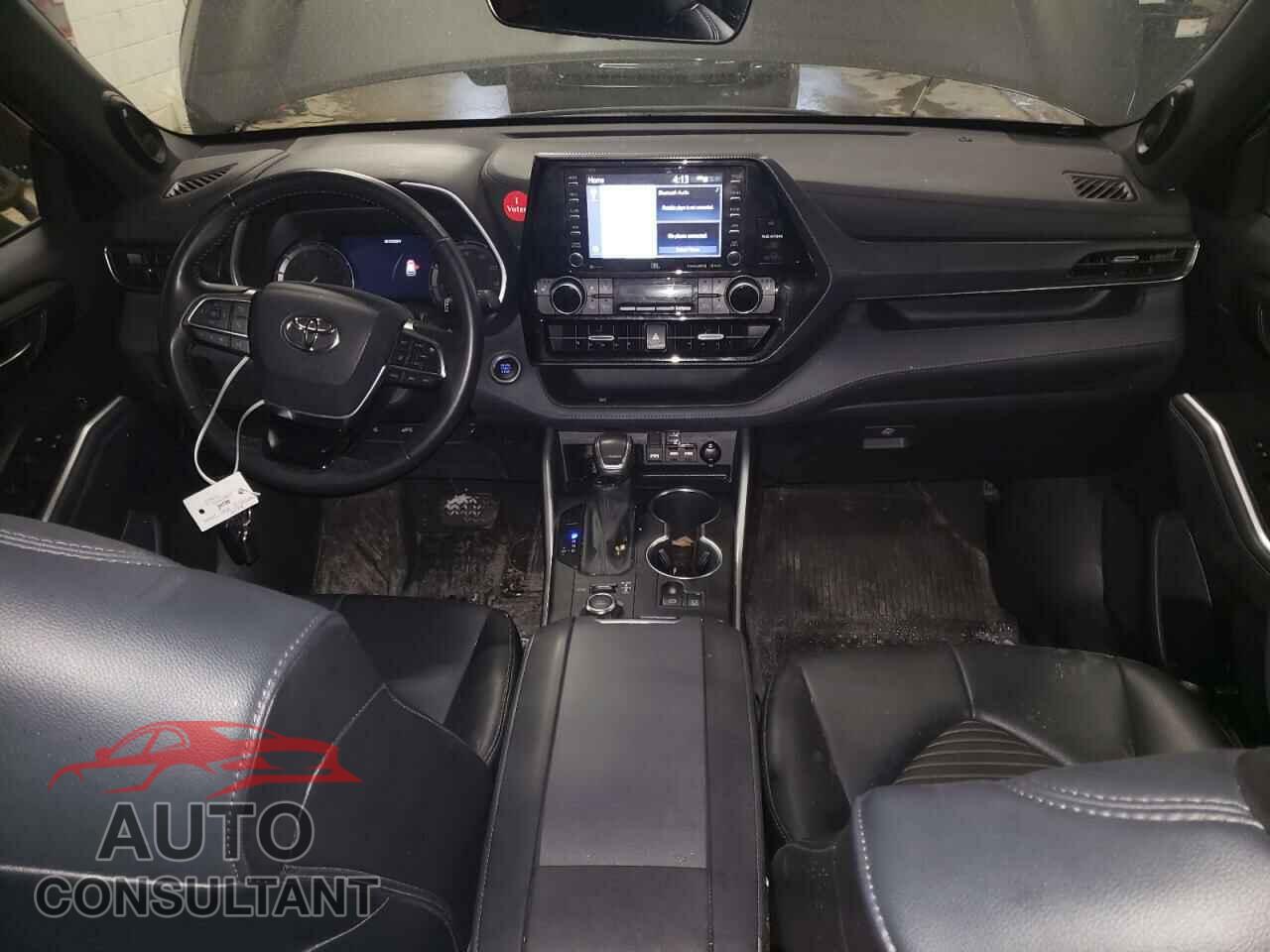 TOYOTA HIGHLANDER 2021 - 5TDJZRBH9MS133473