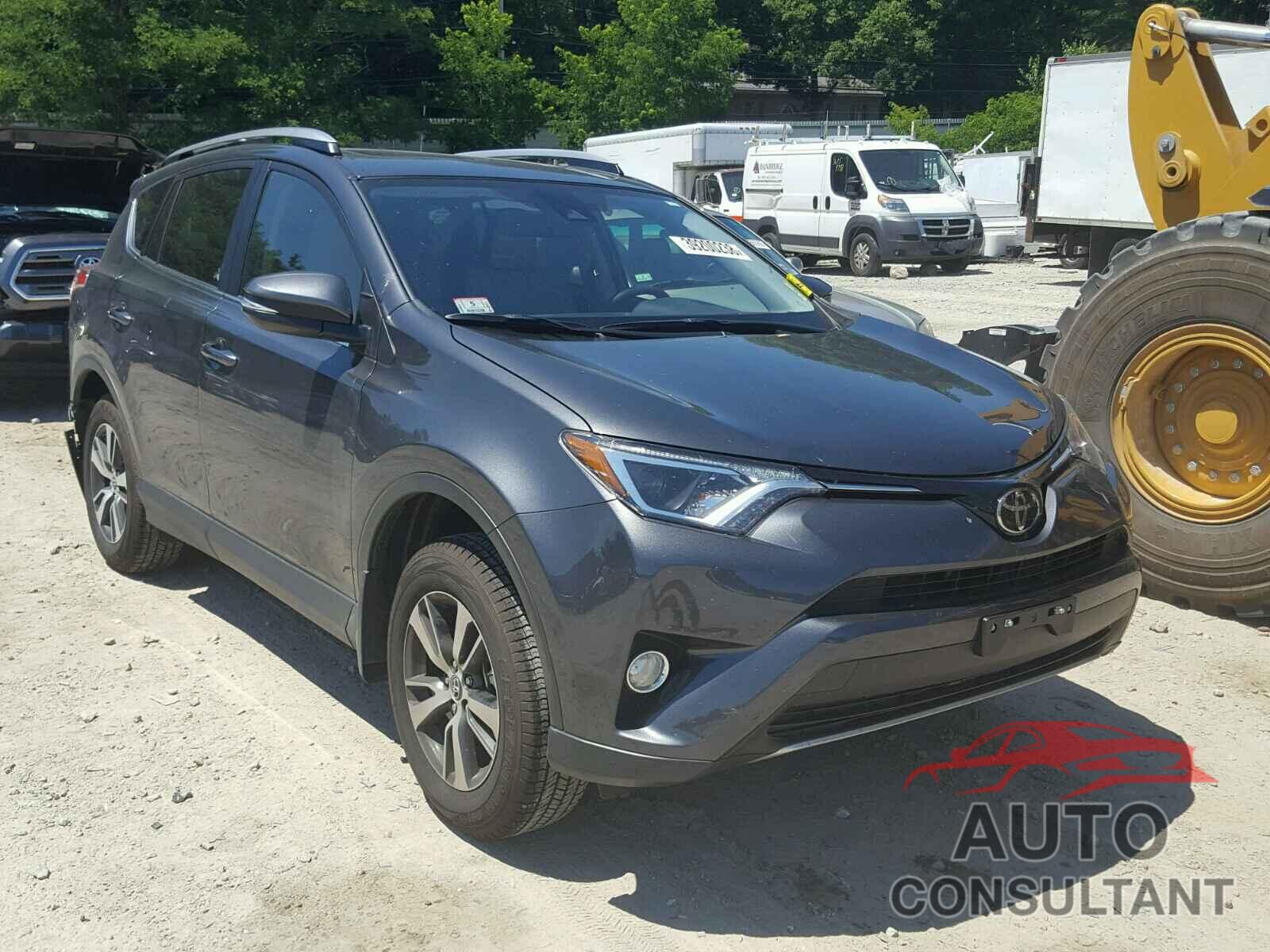 TOYOTA RAV4 XLE 2018 - JTMRFREV2JJ735797