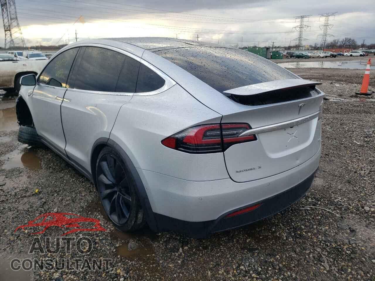 TESLA MODEL X 2016 - 5YJXCAE28GF005707