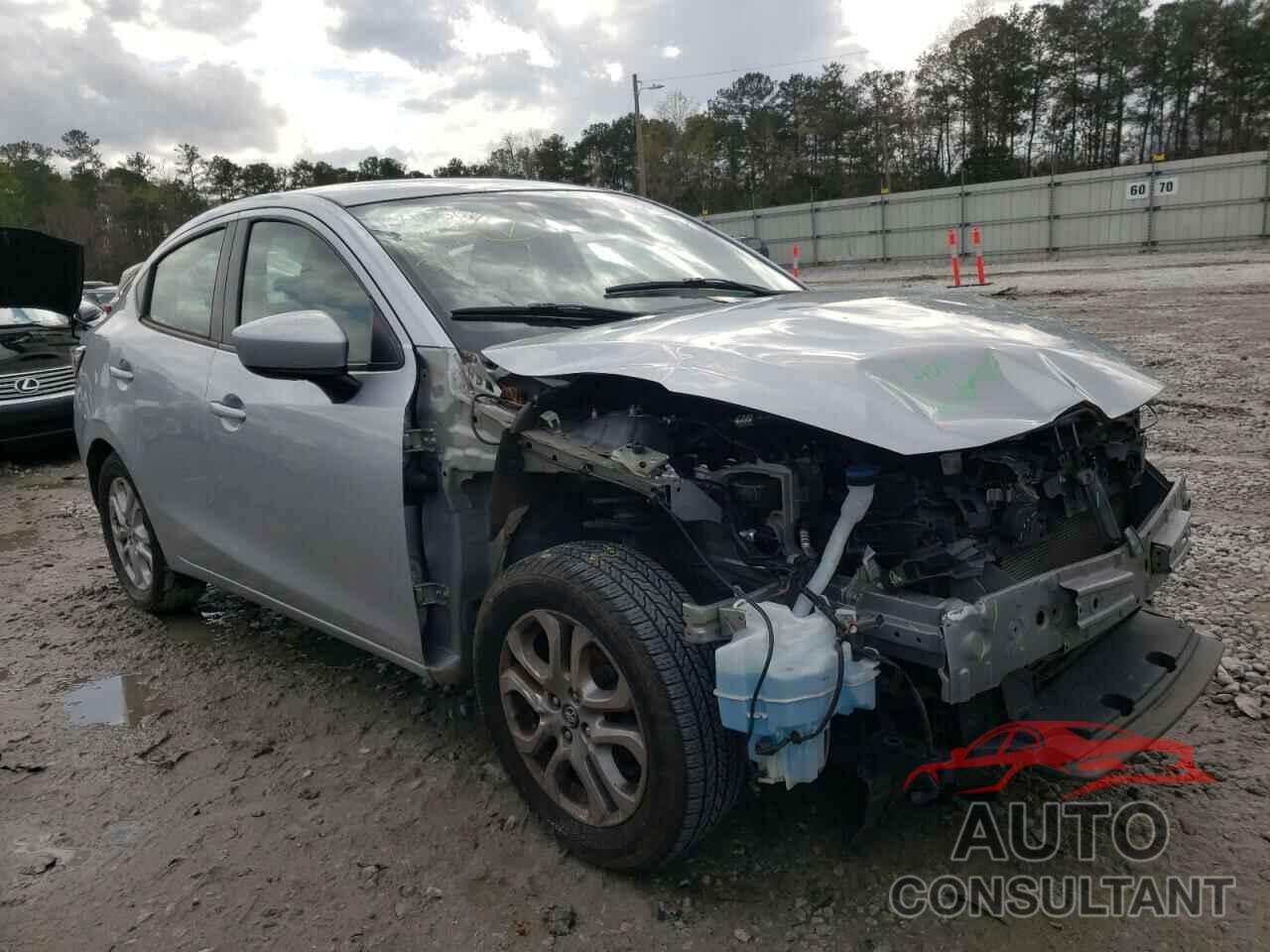 TOYOTA YARIS 2018 - 3MYDLBYV7JY331378