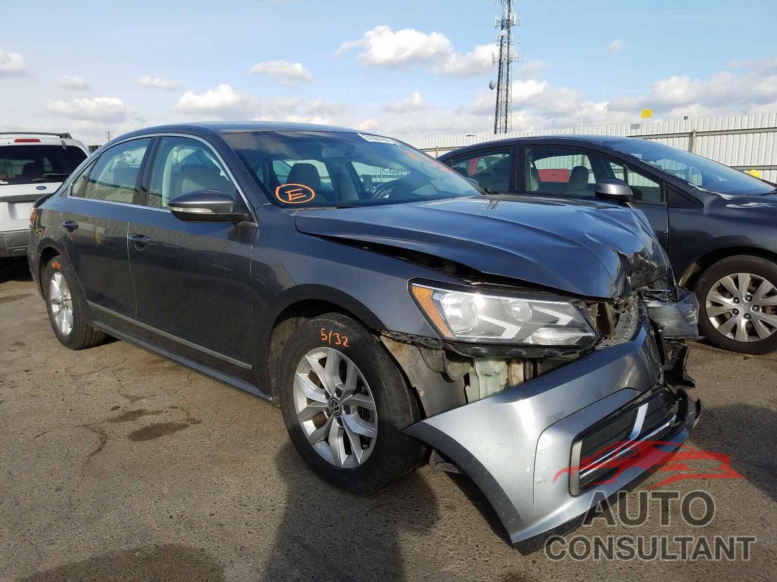 VOLKSWAGEN PASSAT 2017 - 1VWAT7A35HC014416