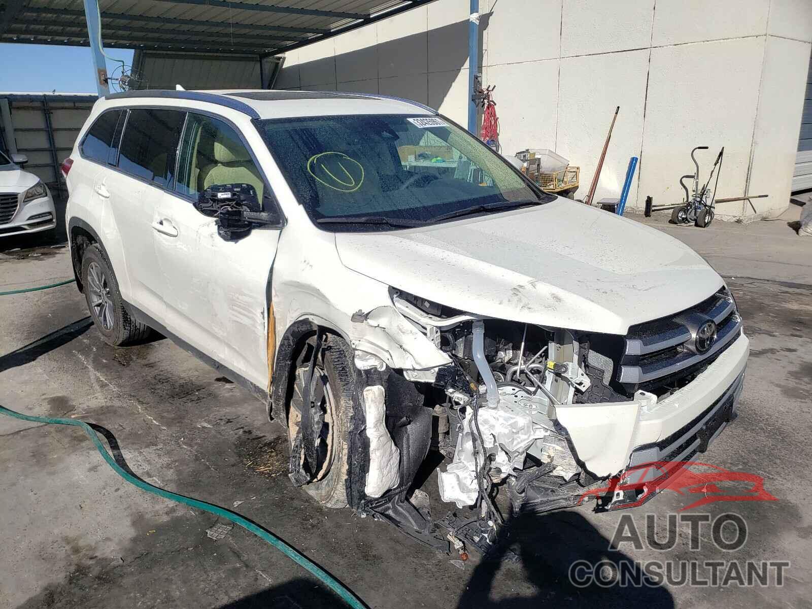 TOYOTA HIGHLANDER 2019 - 5TDKZRFH0KS574825