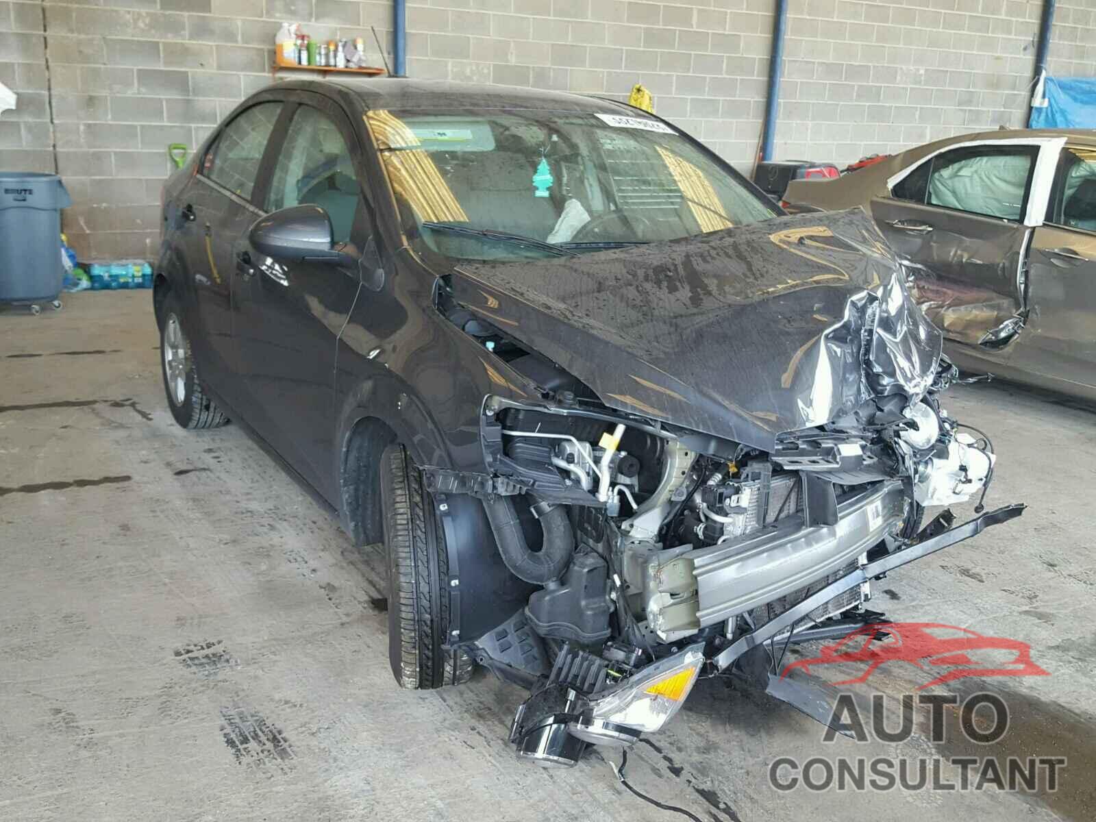 CHEVROLET SONIC 2015 - 1G1JC5SH1F4143836