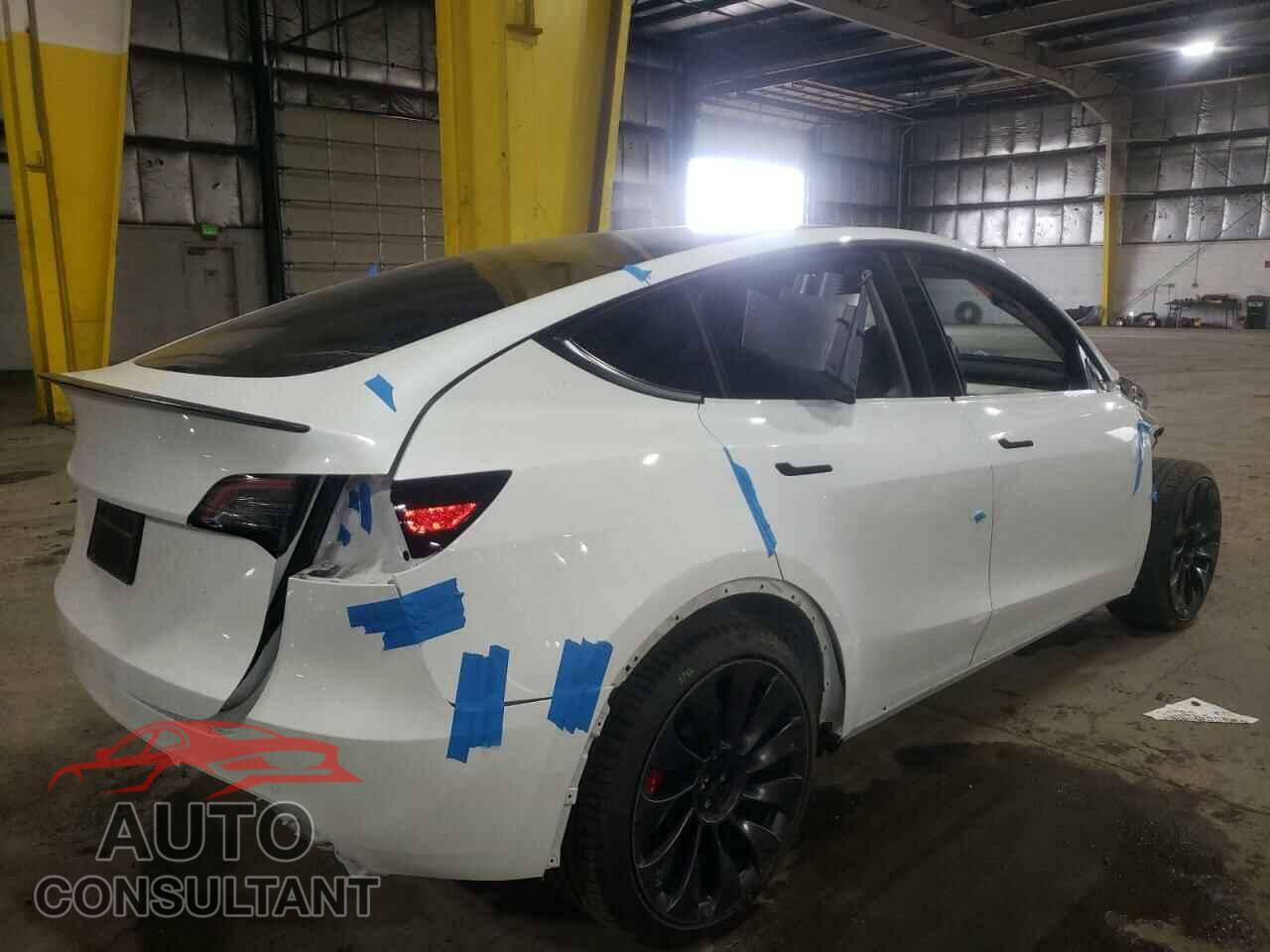 TESLA MODEL Y 2021 - 5YJYGDEF9MF303398