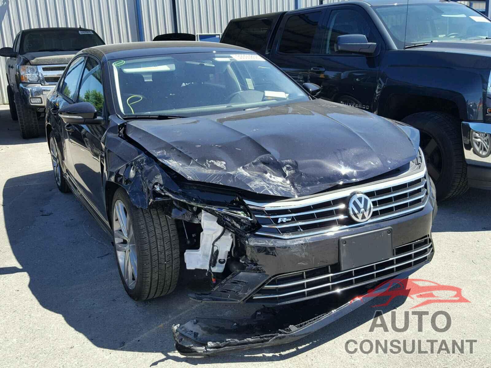 VOLKSWAGEN PASSAT 2018 - 1VWAA7A35JC004951
