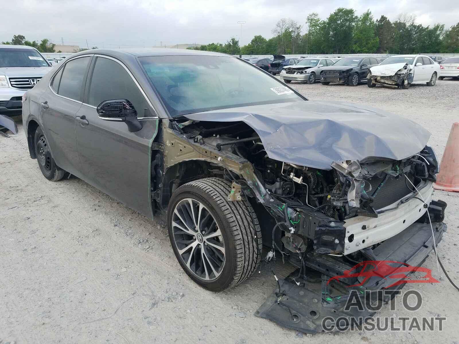 TOYOTA CAMRY 2018 - 4T1B11HK4JU022428