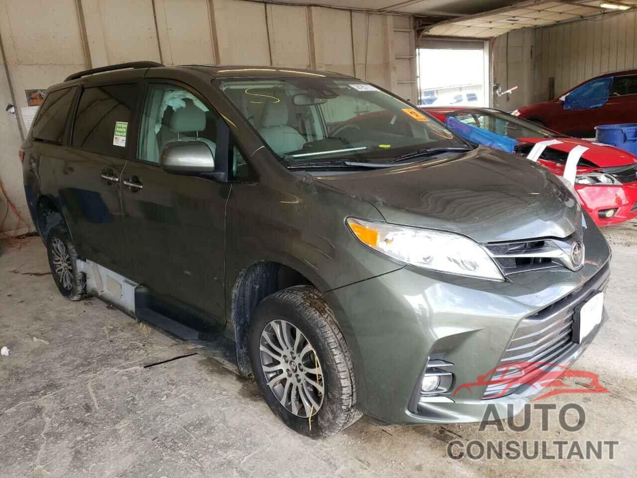 TOYOTA SIENNA 2018 - 5TDYZ3DC6JS909602