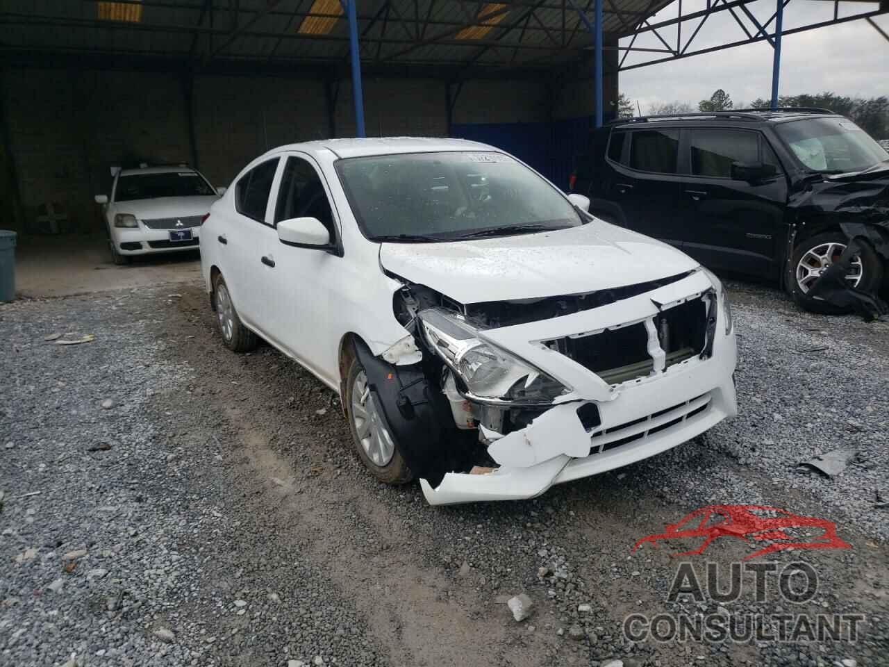 NISSAN VERSA 2018 - 3N1CN7APXJL830169