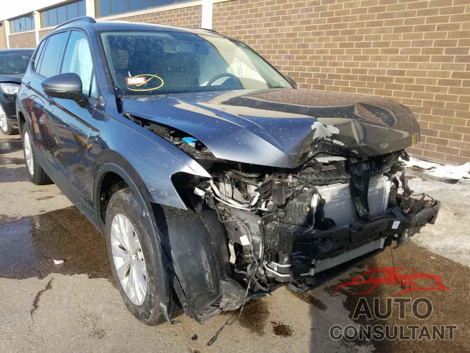 VOLKSWAGEN TIGUAN 2019 - 3VV0B7AX4KM158924