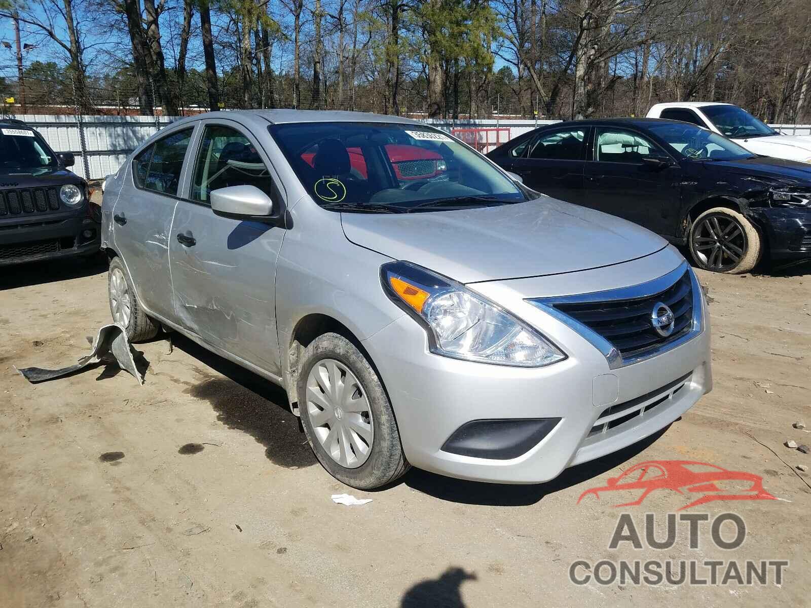 NISSAN VERSA 2019 - 3N1CN7APXKL810196