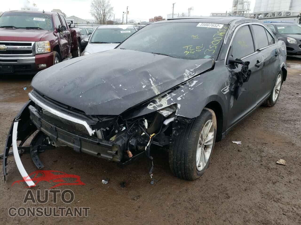 FORD TAURUS 2018 - 1FAHP2E89JG130558