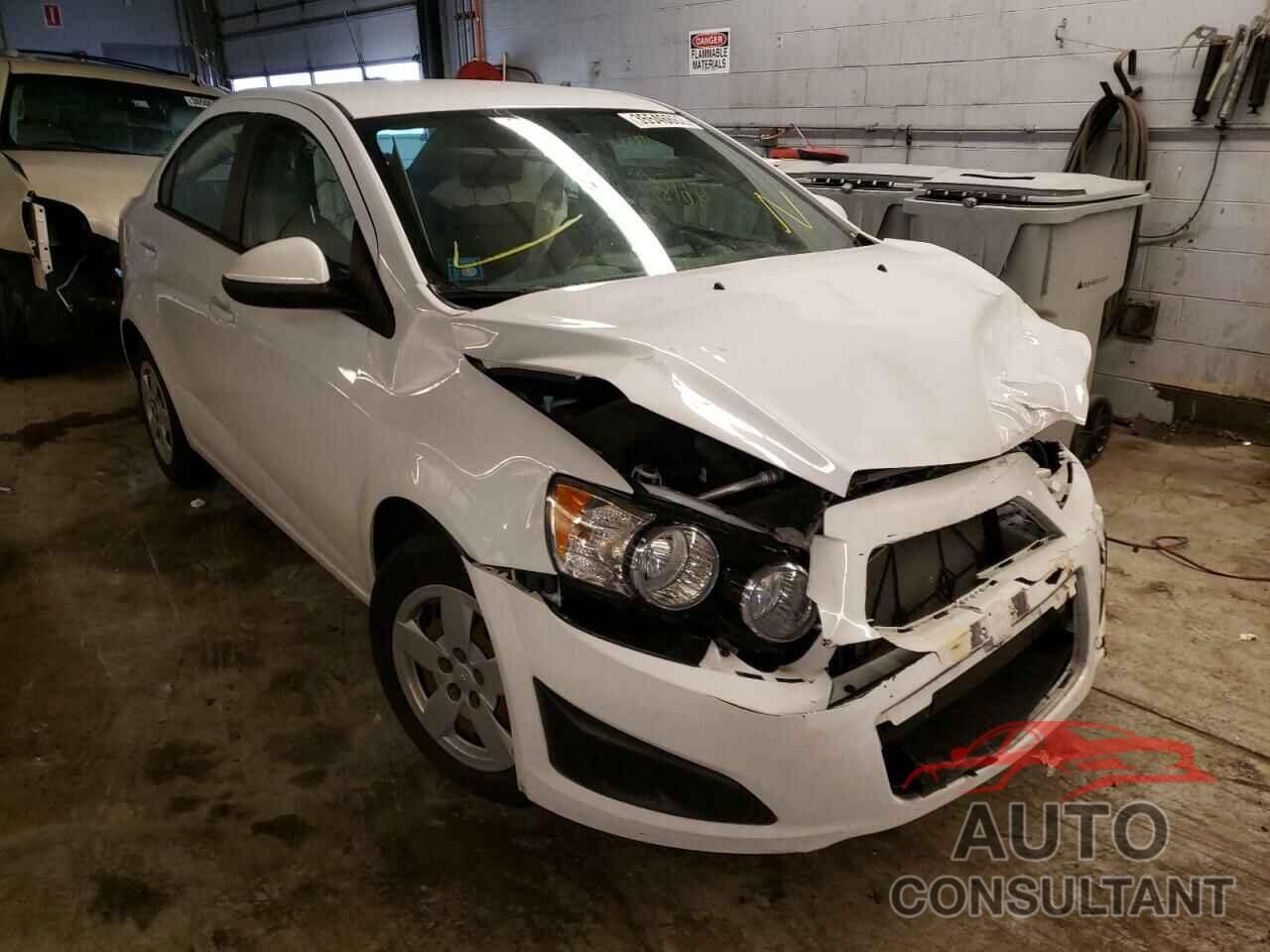 CHEVROLET SONIC 2016 - 1G1JB5SH2G4130159