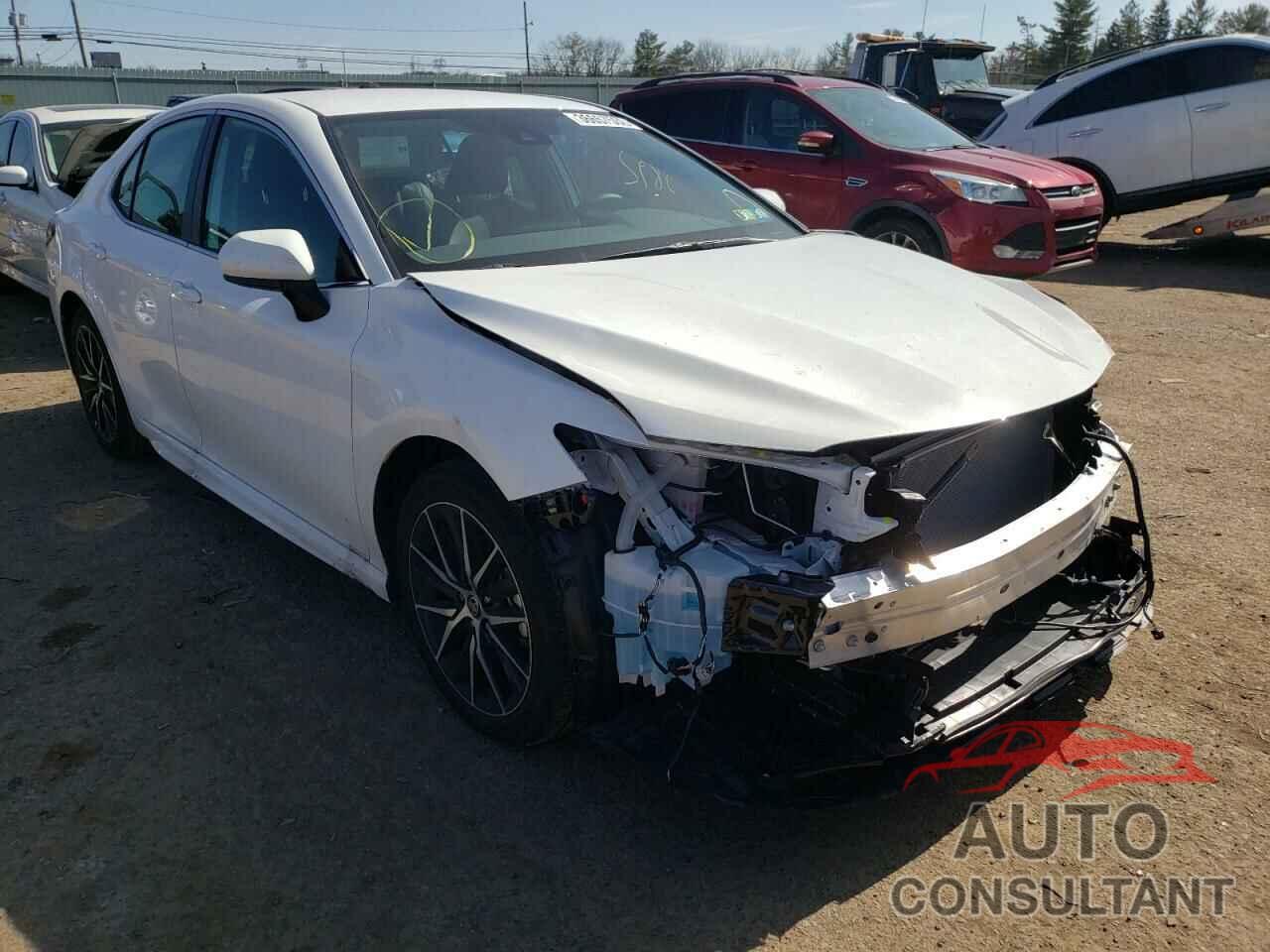 TOYOTA CAMRY 2021 - 4T1G11AK8MU602236